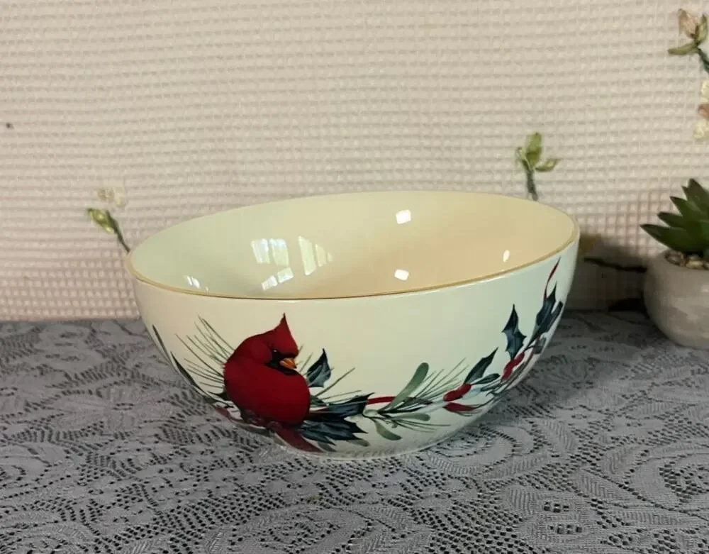 Lenox Winter Greetings Cardinal Bowl 7 in Ivory Gold Trim Holly Berry Christmas